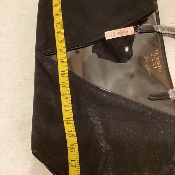 Victoria Secret Tote Bag With Makeup Bag NWT - Picture 4 of 7